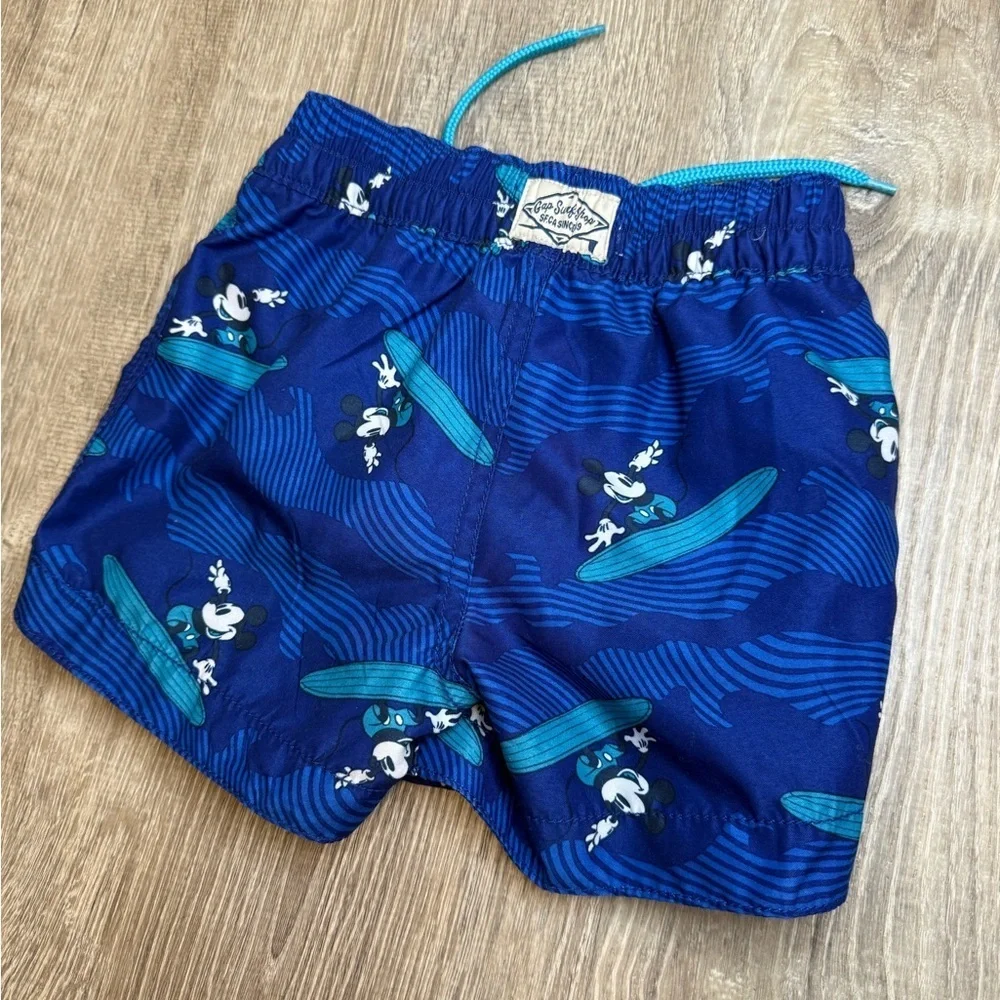 GAP baby disney